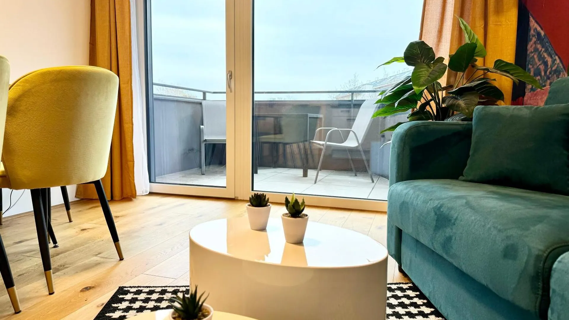 Kreative Wohnung Mit Balkon Vienna